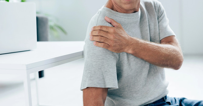Shoulder Pain: Common Questions and Our Approach at Skare Spine and Performance