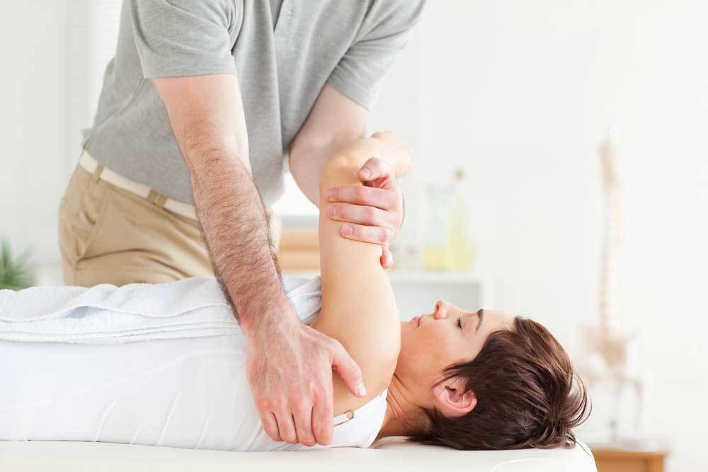 Difference Between Physical Therapy and Chiropractic Care