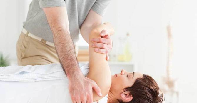 What’s the Difference Between Physical Therapy and Chiropractic Care?